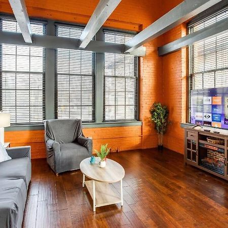 Centric Modern Loft W/ King Beds & Smart Gametable Villa Rochester Bagian luar foto