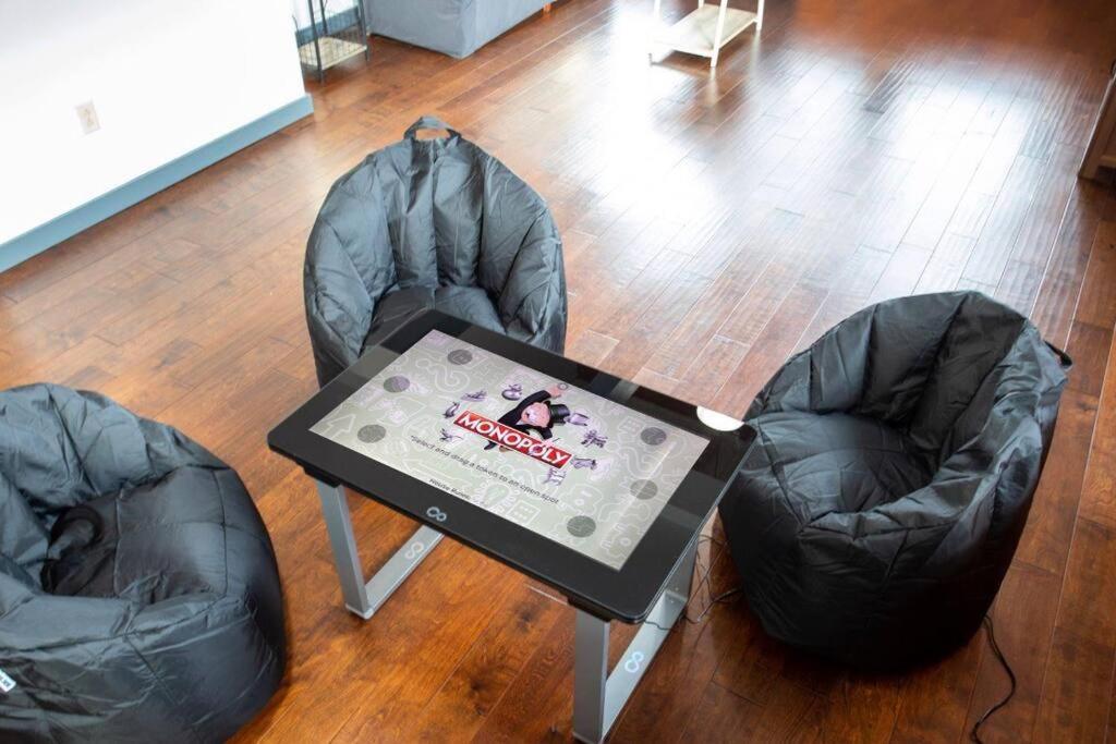 Centric Modern Loft W/ King Beds & Smart Gametable Villa Rochester Bagian luar foto