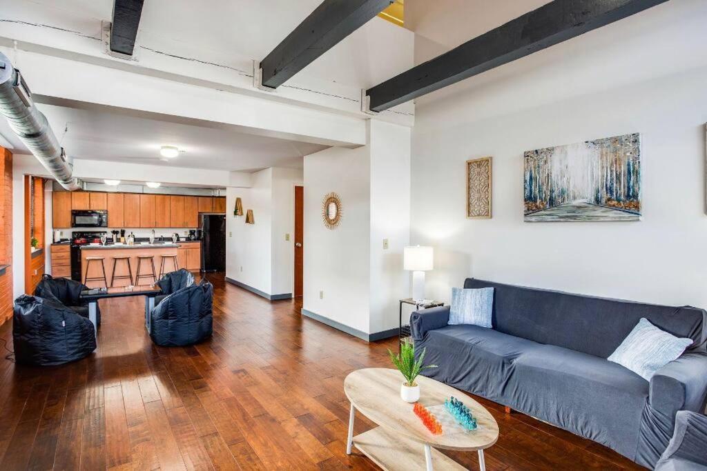 Centric Modern Loft W/ King Beds & Smart Gametable Villa Rochester Bagian luar foto
