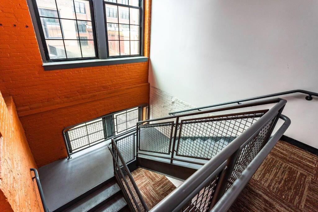 Centric Modern Loft W/ King Beds & Smart Gametable Villa Rochester Bagian luar foto